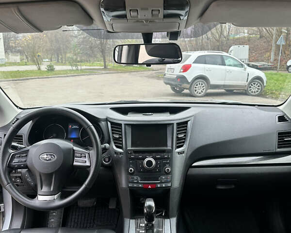 Серый Субару Аутбек, объемом двигателя 2.46 л и пробегом 195 тыс. км за 12500 $, фото 8 на Automoto.ua