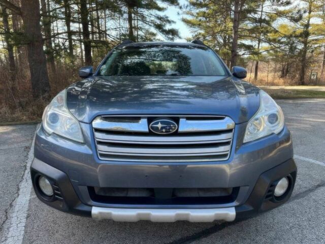 Серый Субару Аутбек, объемом двигателя 2.5 л и пробегом 90 тыс. км за 2000 $, фото 1 на Automoto.ua