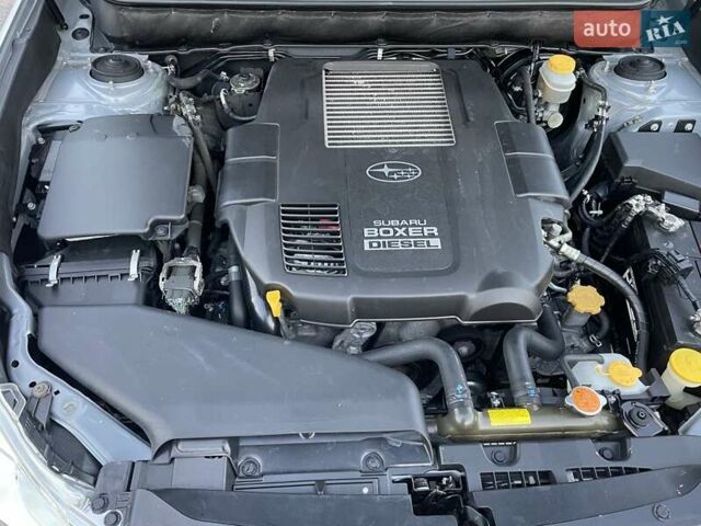 Серый Субару Аутбек, объемом двигателя 2 л и пробегом 181 тыс. км за 9999 $, фото 16 на Automoto.ua