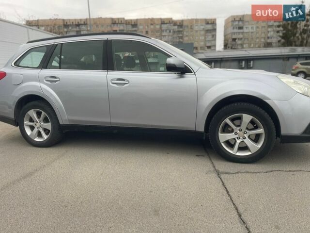 Серый Субару Аутбек, объемом двигателя 2 л и пробегом 180 тыс. км за 9490 $, фото 1 на Automoto.ua