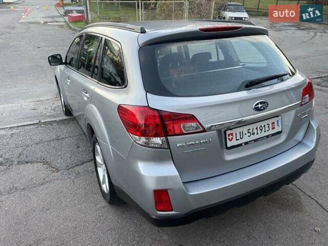 Серый Субару Аутбек, объемом двигателя 2 л и пробегом 181 тыс. км за 9999 $, фото 14 на Automoto.ua