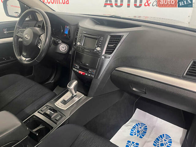 Субару Аутбек 2013 в Львове на Automoto.ua Серый Субару Аутбек, объемом двигателя 2 л и пробегом 180 тыс. км за 11150 $, фото 7 на Automoto.ua