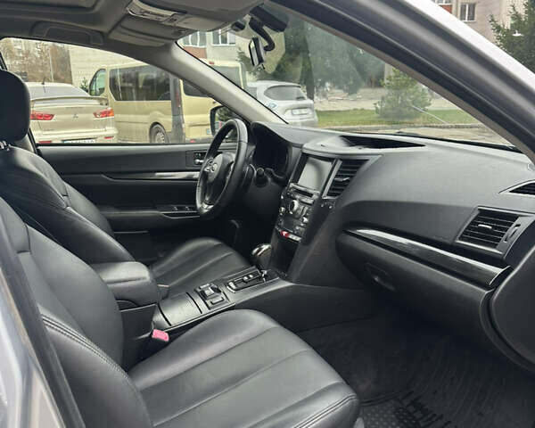 Серый Субару Аутбек, объемом двигателя 2.46 л и пробегом 195 тыс. км за 12500 $, фото 12 на Automoto.ua