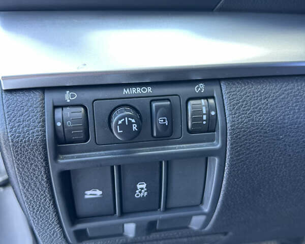 Сірий Субару Аутбек, об'ємом двигуна 2 л та пробігом 262 тис. км за 11000 $, фото 22 на Automoto.ua