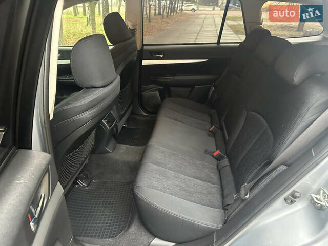 Серый Субару Аутбек, объемом двигателя 2.46 л и пробегом 216 тыс. км за 10700 $, фото 19 на Automoto.ua