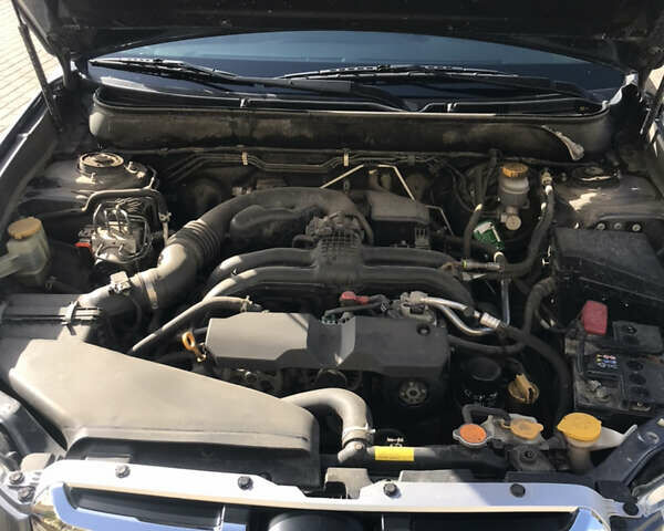 Сірий Субару Аутбек, об'ємом двигуна 2.5 л та пробігом 224 тис. км за 10999 $, фото 7 на Automoto.ua