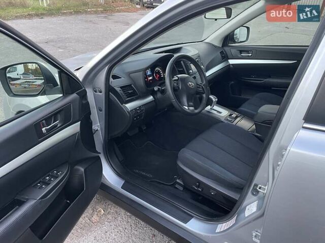 Серый Субару Аутбек, объемом двигателя 2 л и пробегом 181 тыс. км за 9999 $, фото 6 на Automoto.ua