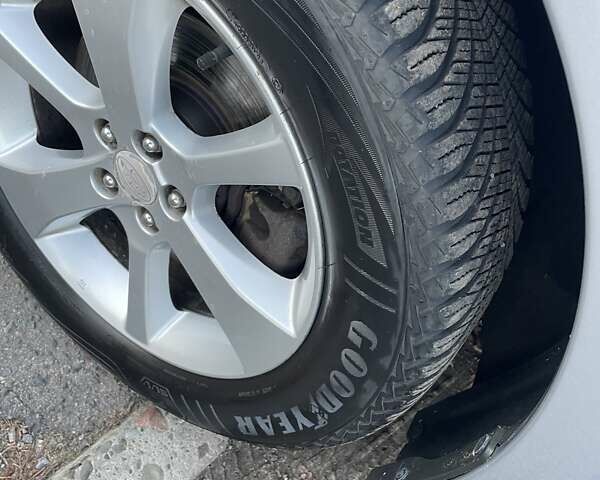 Серый Субару Аутбек, объемом двигателя 2 л и пробегом 181 тыс. км за 9999 $, фото 11 на Automoto.ua