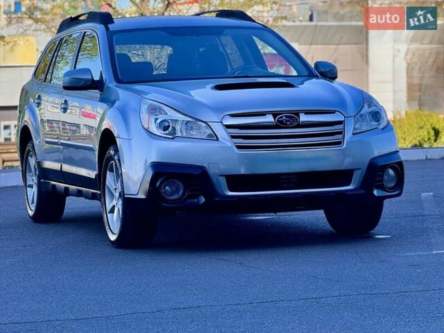 Серый Субару Аутбек, объемом двигателя 2.5 л и пробегом 130 тыс. км за 7700 $, фото 3 на Automoto.ua