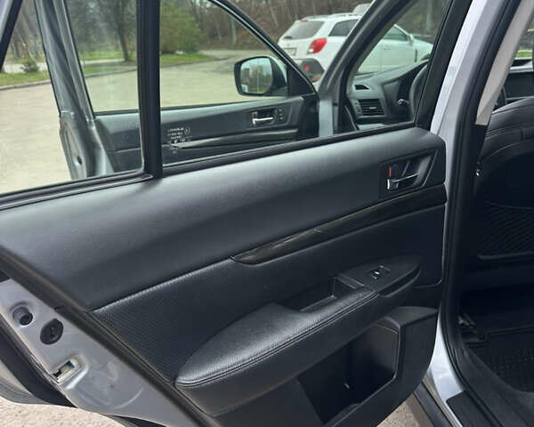 Сірий Субару Аутбек, об'ємом двигуна 2.46 л та пробігом 196 тис. км за 10499 $, фото 17 на Automoto.ua