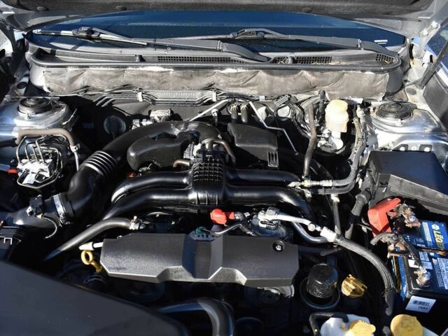 Серый Субару Аутбек, объемом двигателя 2.5 л и пробегом 83 тыс. км за 2000 $, фото 6 на Automoto.ua