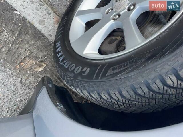 Серый Субару Аутбек, объемом двигателя 2 л и пробегом 181 тыс. км за 9999 $, фото 9 на Automoto.ua