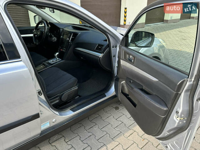 Серый Субару Аутбек, объемом двигателя 2 л и пробегом 269 тыс. км за 7950 $, фото 40 на Automoto.ua