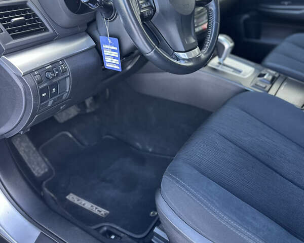 Сірий Субару Аутбек, об'ємом двигуна 2 л та пробігом 262 тис. км за 11000 $, фото 17 на Automoto.ua