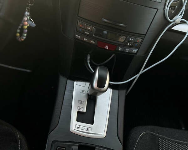 Серый Субару Аутбек, объемом двигателя 2 л и пробегом 267 тыс. км за 6800 $, фото 9 на Automoto.ua