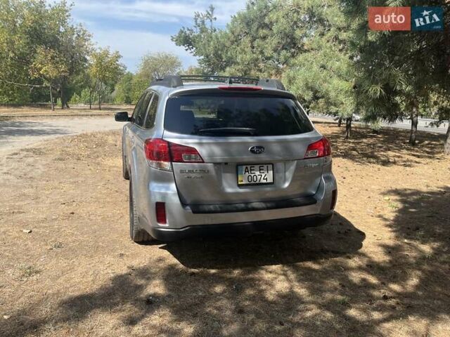 Серый Субару Аутбек, объемом двигателя 2.46 л и пробегом 225 тыс. км за 10500 $, фото 3 на Automoto.ua