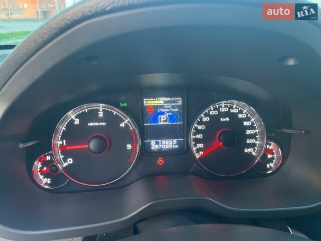 Сірий Субару Аутбек, об'ємом двигуна 2 л та пробігом 275 тис. км за 9999 $, фото 5 на Automoto.ua