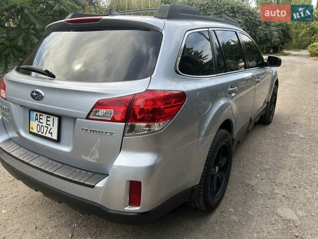Серый Субару Аутбек, объемом двигателя 2.46 л и пробегом 225 тыс. км за 10500 $, фото 10 на Automoto.ua