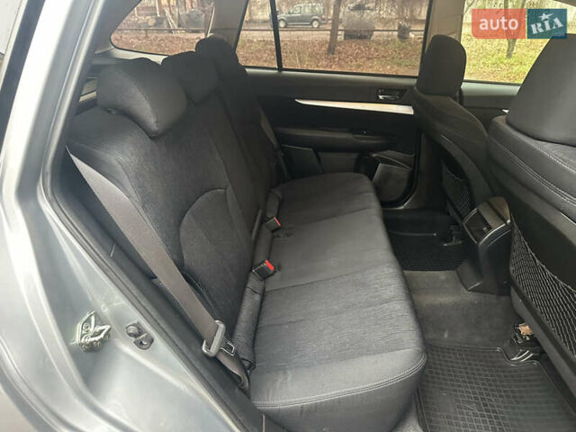 Серый Субару Аутбек, объемом двигателя 2.46 л и пробегом 216 тыс. км за 10700 $, фото 22 на Automoto.ua