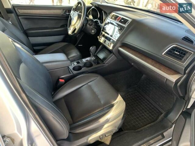 Серый Субару Аутбек, объемом двигателя 2.5 л и пробегом 231 тыс. км за 13500 $, фото 21 на Automoto.ua