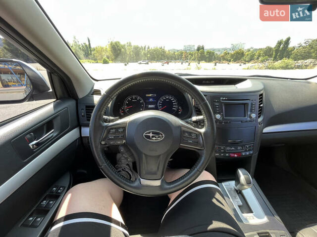Серый Субару Аутбек, объемом двигателя 2.5 л и пробегом 120 тыс. км за 14000 $, фото 18 на Automoto.ua