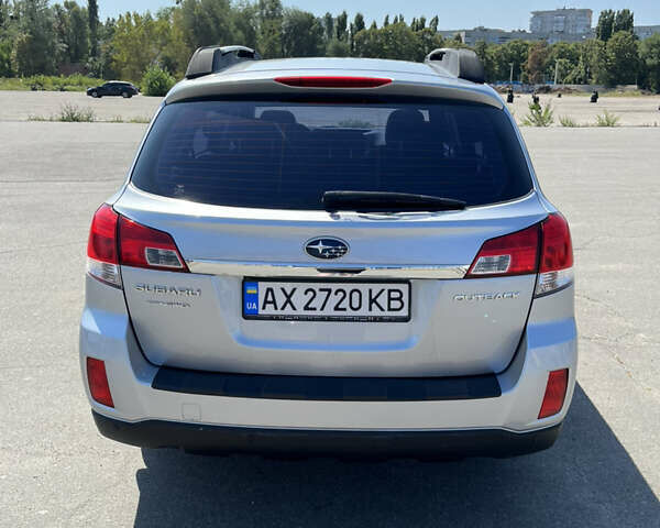 Серый Субару Аутбек, объемом двигателя 2.5 л и пробегом 120 тыс. км за 14000 $, фото 4 на Automoto.ua