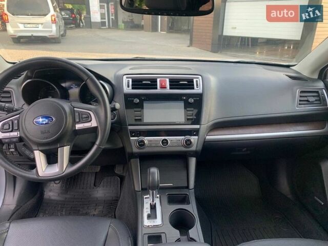 Серый Субару Аутбек, объемом двигателя 2.5 л и пробегом 117 тыс. км за 15600 $, фото 3 на Automoto.ua
