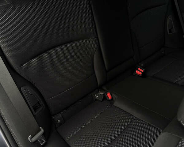 Сірий Субару Аутбек, об'ємом двигуна 2.5 л та пробігом 216 тис. км за 11800 $, фото 38 на Automoto.ua