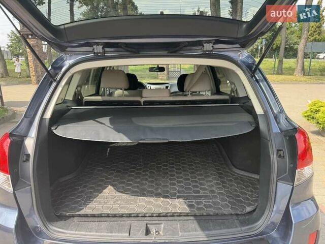 Сірий Субару Аутбек, об'ємом двигуна 2.5 л та пробігом 200 тис. км за 10800 $, фото 23 на Automoto.ua