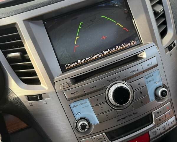 Серый Субару Аутбек, объемом двигателя 2.46 л и пробегом 155 тыс. км за 11750 $, фото 2 на Automoto.ua