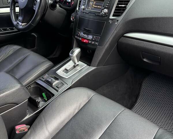 Сірий Субару Аутбек, об'ємом двигуна 2.46 л та пробігом 217 тис. км за 12600 $, фото 17 на Automoto.ua