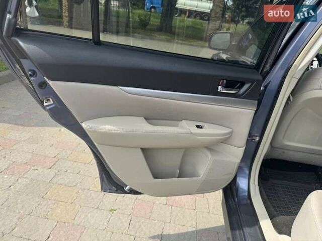 Серый Субару Аутбек, объемом двигателя 2.5 л и пробегом 229 тыс. км за 9999 $, фото 32 на Automoto.ua