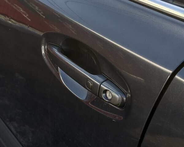 Серый Субару Аутбек, объемом двигателя 2.46 л и пробегом 217 тыс. км за 11500 $, фото 6 на Automoto.ua