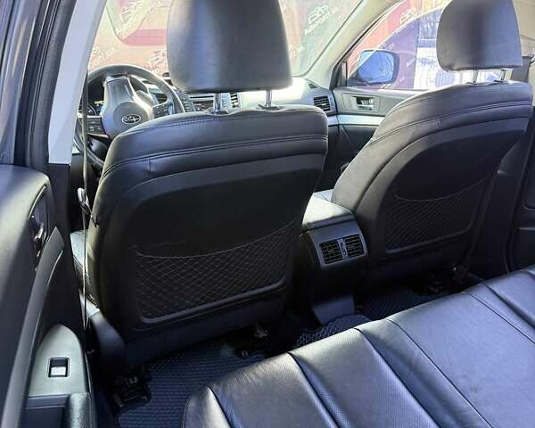 Серый Субару Аутбек, объемом двигателя 2.46 л и пробегом 217 тыс. км за 11500 $, фото 18 на Automoto.ua