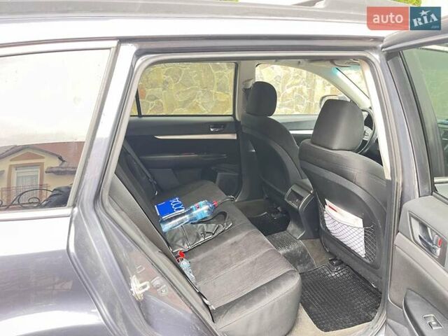 Сірий Субару Аутбек, об'ємом двигуна 2.5 л та пробігом 145 тис. км за 11999 $, фото 8 на Automoto.ua
