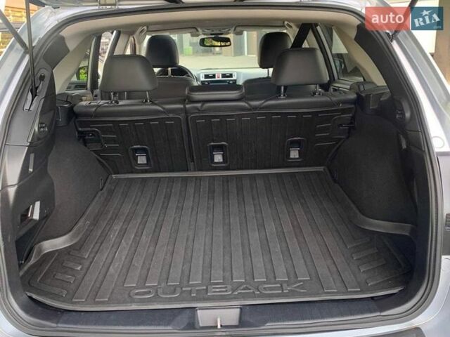 Серый Субару Аутбек, объемом двигателя 2.5 л и пробегом 117 тыс. км за 15600 $, фото 6 на Automoto.ua