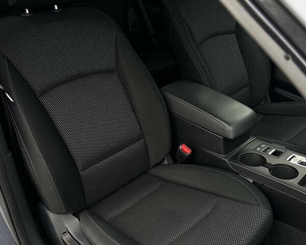 Сірий Субару Аутбек, об'ємом двигуна 2.5 л та пробігом 216 тис. км за 11800 $, фото 42 на Automoto.ua