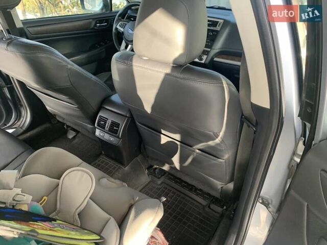 Серый Субару Аутбек, объемом двигателя 2.5 л и пробегом 231 тыс. км за 13500 $, фото 23 на Automoto.ua