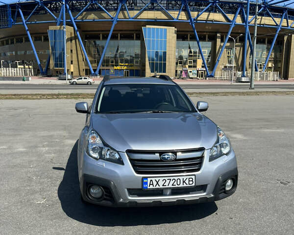 Серый Субару Аутбек, объемом двигателя 2.5 л и пробегом 120 тыс. км за 14000 $, фото 1 на Automoto.ua
