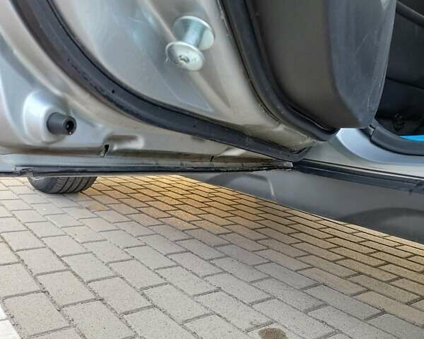 Серый Субару Аутбек, объемом двигателя 2.5 л и пробегом 210 тыс. км за 10990 $, фото 12 на Automoto.ua