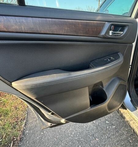 Серый Субару Аутбек, объемом двигателя 2.5 л и пробегом 183 тыс. км за 14500 $, фото 25 на Automoto.ua