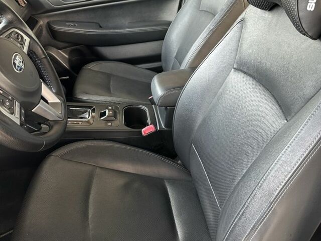 Сірий Субару Аутбек, об'ємом двигуна 2 л та пробігом 169 тис. км за 17000 $, фото 4 на Automoto.ua