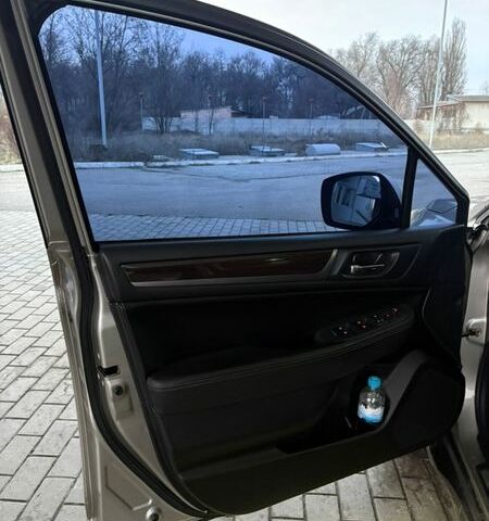 Серый Субару Аутбек, объемом двигателя 2.5 л и пробегом 207 тыс. км за 15700 $, фото 7 на Automoto.ua