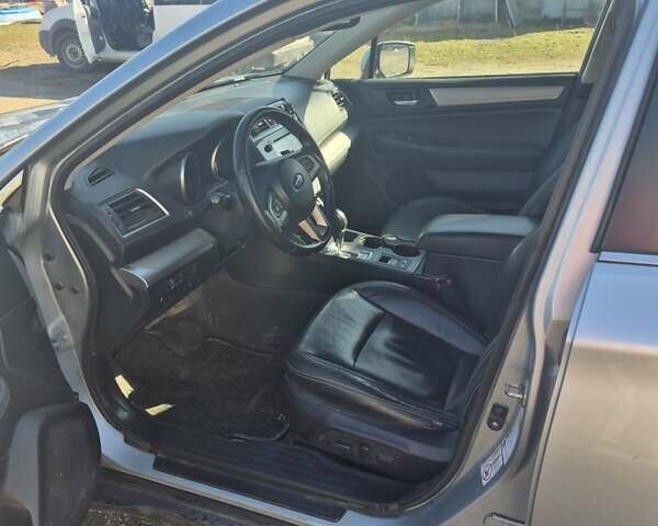 Серый Субару Аутбек, объемом двигателя 2.46 л и пробегом 219 тыс. км за 11000 $, фото 5 на Automoto.ua