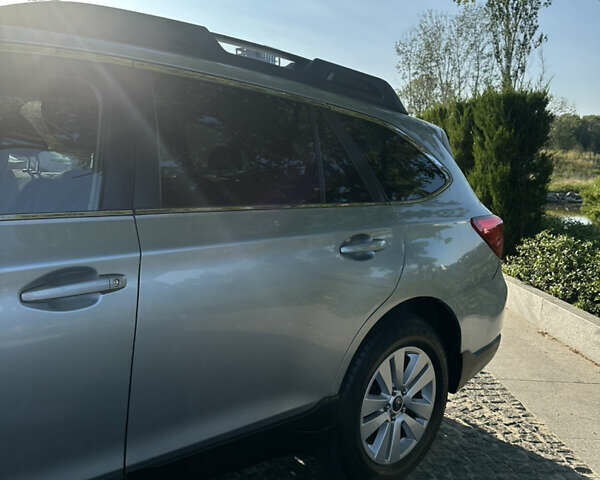 Серый Субару Аутбек, объемом двигателя 2.5 л и пробегом 103 тыс. км за 15300 $, фото 6 на Automoto.ua