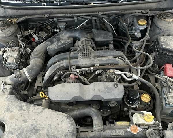 Сірий Субару Аутбек, об'ємом двигуна 2.5 л та пробігом 290 тис. км за 13900 $, фото 6 на Automoto.ua