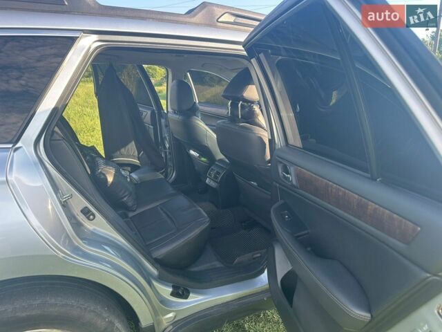 Сірий Субару Аутбек, об'ємом двигуна 2.46 л та пробігом 130 тис. км за 17500 $, фото 7 на Automoto.ua