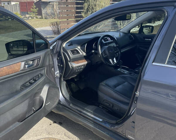 Серый Субару Аутбек, объемом двигателя 2.5 л и пробегом 999 тыс. км за 14700 $, фото 12 на Automoto.ua