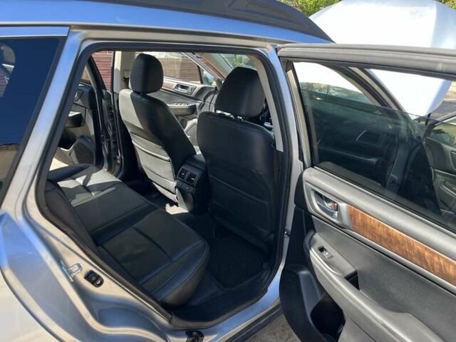 Серый Субару Аутбек, объемом двигателя 2.46 л и пробегом 165 тыс. км за 13300 $, фото 7 на Automoto.ua