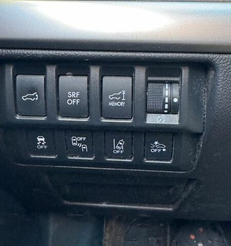 Серый Субару Аутбек, объемом двигателя 2.5 л и пробегом 183 тыс. км за 14500 $, фото 37 на Automoto.ua